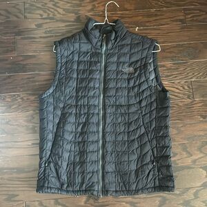 Men’s north face vest